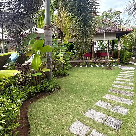 Gedong Nusa Huts